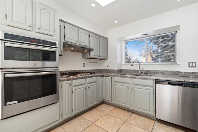 7300 Freedom Court NE, Albuquerque, NM 87109