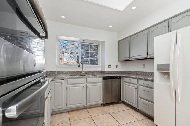 7300 Freedom Court NE, Albuquerque, NM 87109