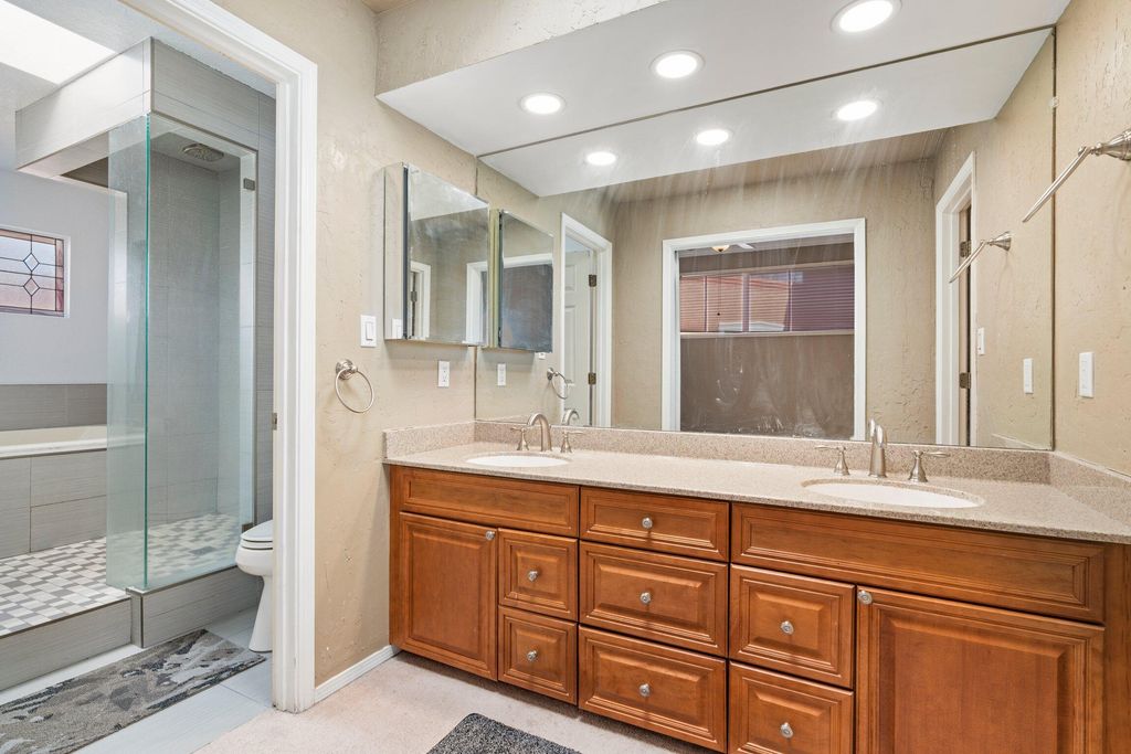 Image 20 of property listing at 7300 Freedom Court NE, Albuquerque, NM 87109