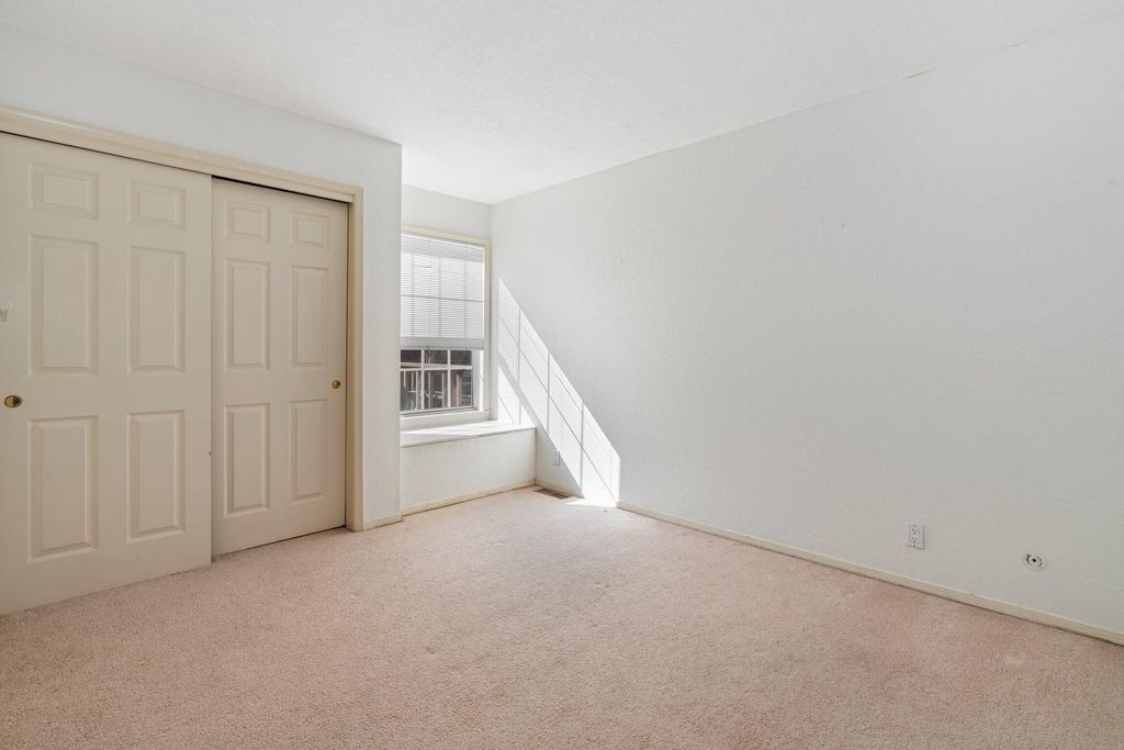 Image 22 of property listing at 7300 Freedom Court NE, Albuquerque, NM 87109