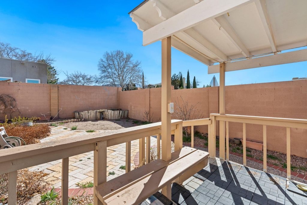 Image 26 of property listing at 7300 Freedom Court NE, Albuquerque, NM 87109