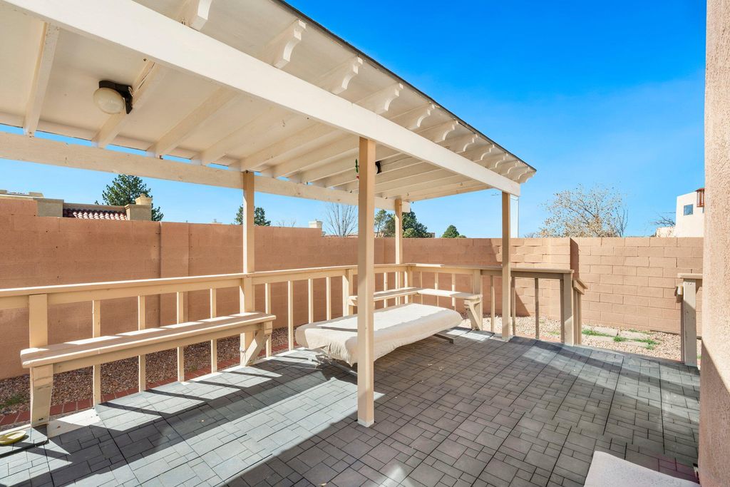 Image 27 of property listing at 7300 Freedom Court NE, Albuquerque, NM 87109