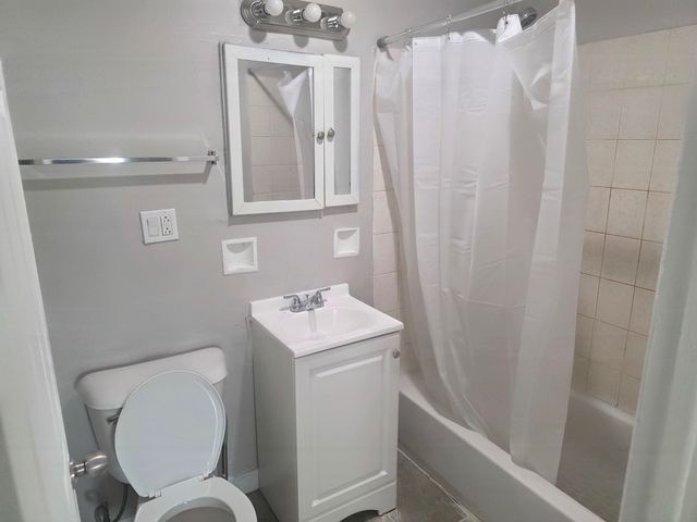 1930 S Cicero Avenue 209, Cicero, IL 60804