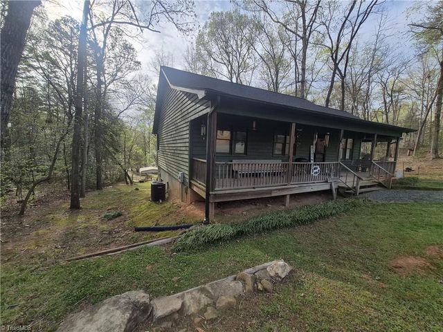 324 Pinecrest Circle, Troy, NC 27371