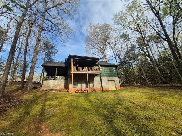 324 Pinecrest Circle, Troy, NC 27371