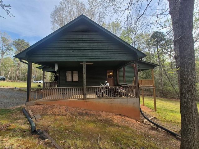 324 Pinecrest Circle, Troy, NC 27371