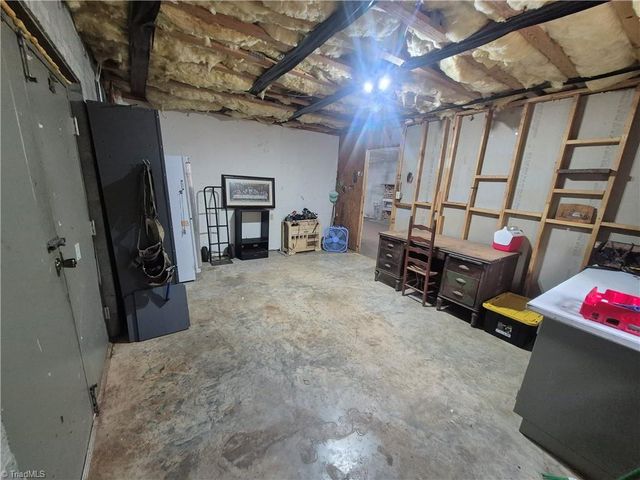 324 Pinecrest Circle, Troy, NC 27371