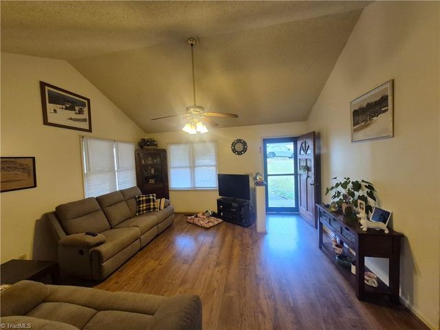 324 Pinecrest Circle, Troy, NC 27371