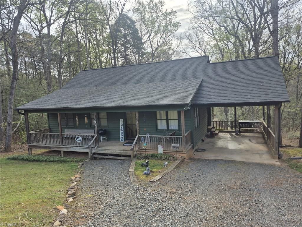 324 Pinecrest Circle, Troy, NC 27371