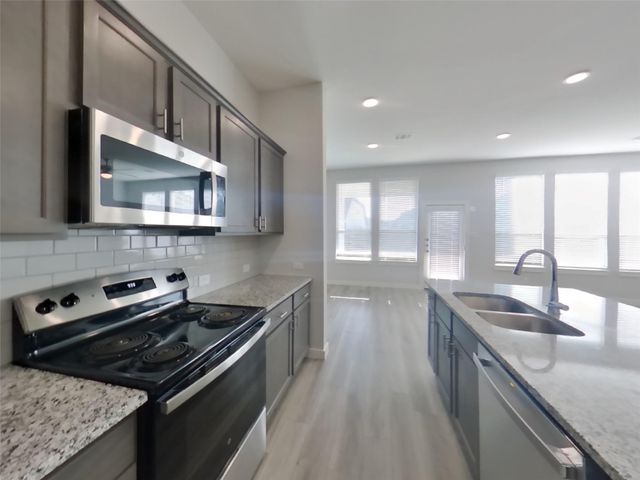 2350 Cohorn Trail, Richmond, TX 77469