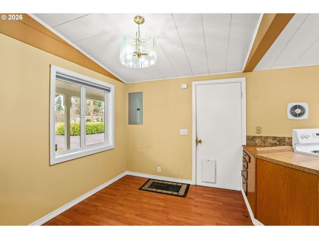 82481 GREENWOOD St, Creswell, OR 97426