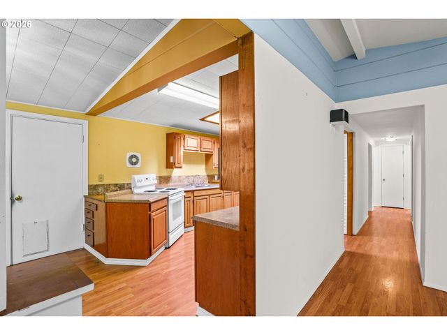 82481 GREENWOOD St, Creswell, OR 97426