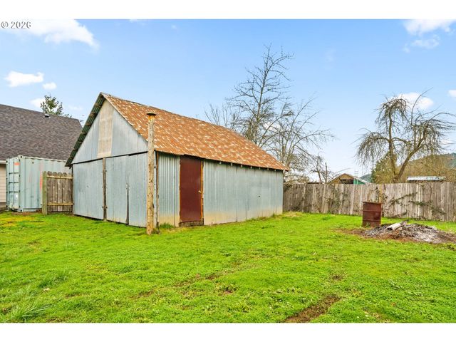 82481 GREENWOOD St, Creswell, OR 97426