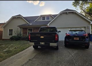 5218 S 32nd West Place, Tulsa, OK 74107