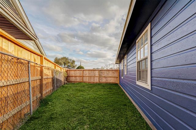 12445 Parkey Lane, Houston, TX 77015