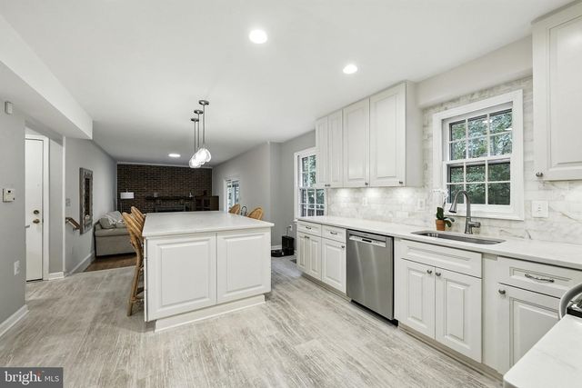 12871 VALLEYWOOD DR, Woodbridge, VA 22192