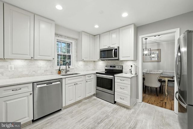 12871 VALLEYWOOD DR, Woodbridge, VA 22192