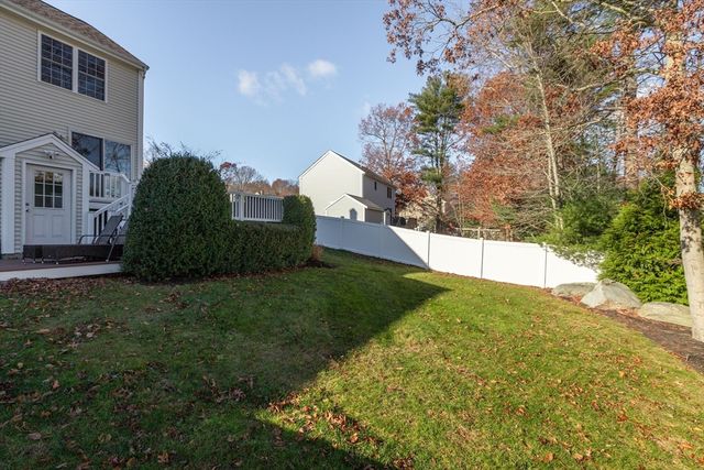 68 Metacomet Ave, Taunton, MA 02718