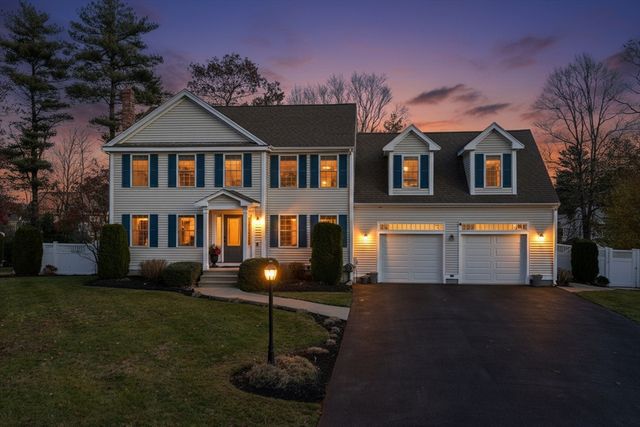 68 Metacomet Ave, Taunton, MA 02718