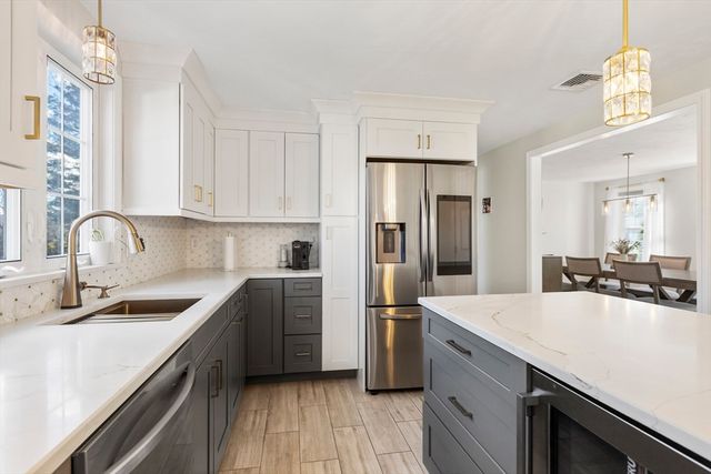 68 Metacomet Ave, Taunton, MA 02718