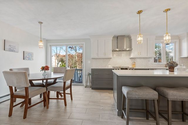 68 Metacomet Ave, Taunton, MA 02718