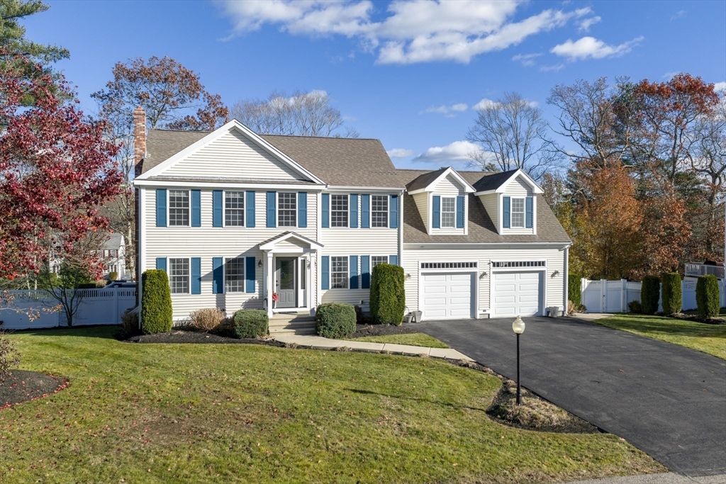 68 Metacomet Ave, Taunton, MA 02718