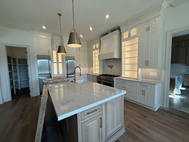 510 St Charles Dr, Arrington, TN 37014