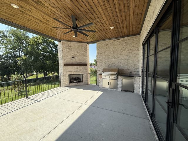 510 St Charles Dr, Arrington, TN 37014