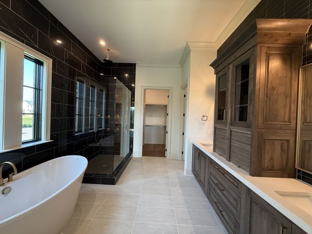 510 St Charles Dr, Arrington, TN 37014