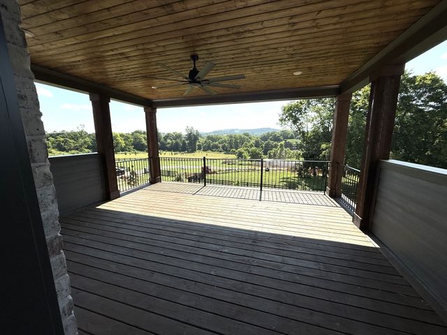 510 St Charles Dr, Arrington, TN 37014