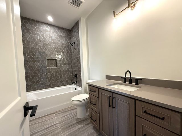 510 St Charles Dr, Arrington, TN 37014