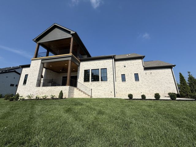 510 St Charles Dr, Arrington, TN 37014