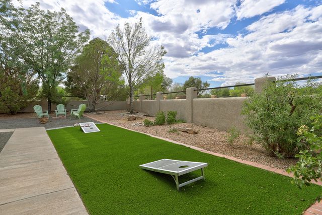 6425 Guadalupe Place NW, Los Ranchos, NM 87107