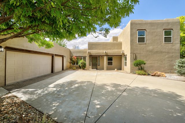 6425 Guadalupe Place NW, Los Ranchos, NM 87107