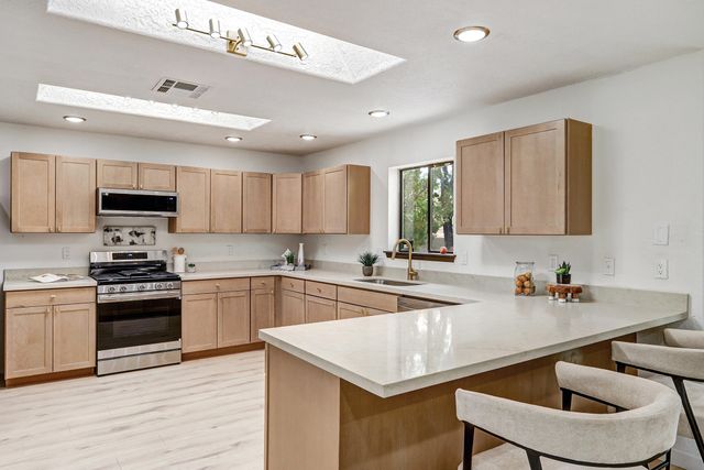 6425 Guadalupe Place NW, Los Ranchos, NM 87107