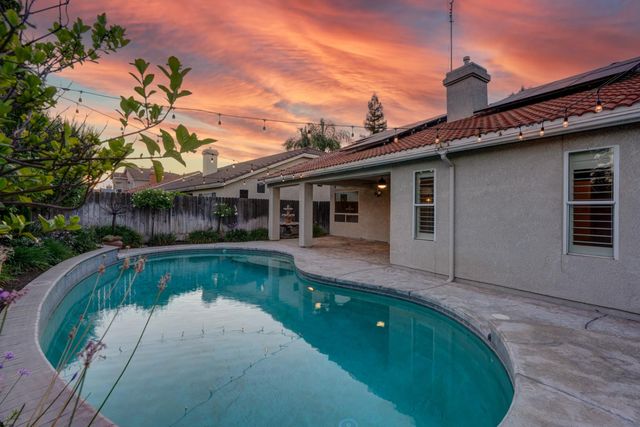 5903 W Alluvial Avenue, Fresno, CA 93722