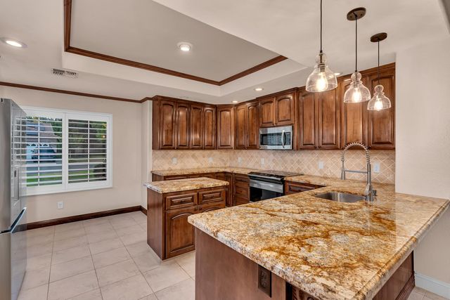 5903 W Alluvial Avenue, Fresno, CA 93722