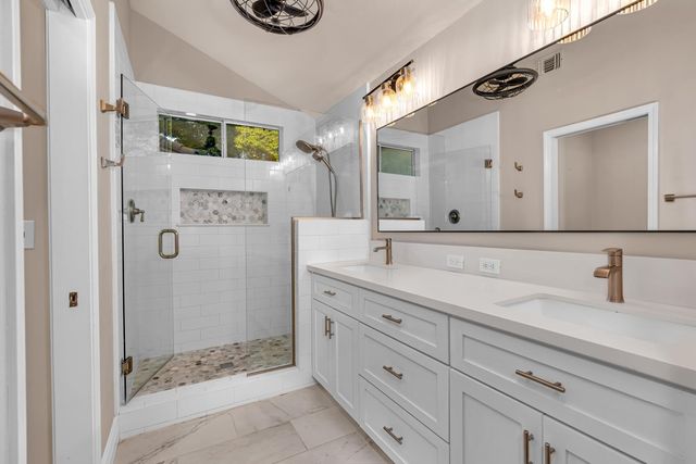 5903 W Alluvial Avenue, Fresno, CA 93722