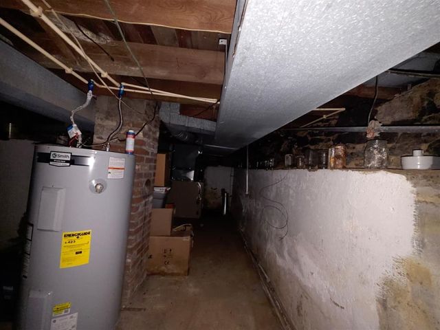 314 3RD ST, Shenandoah, VA 22849