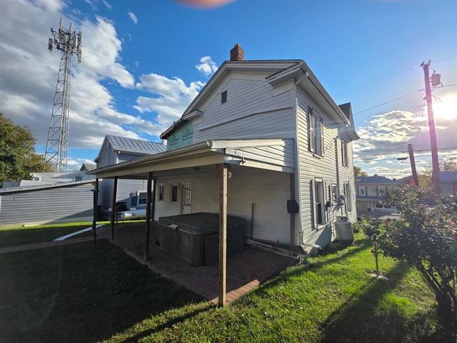 314 3RD ST, Shenandoah, VA 22849