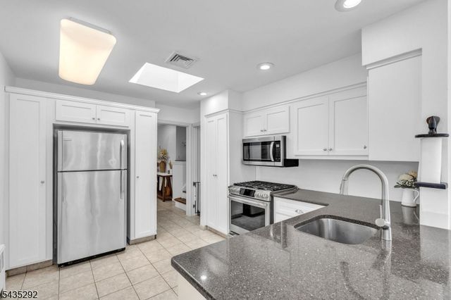 31 Monhegan Ave, Wayne Twp., NJ 07470