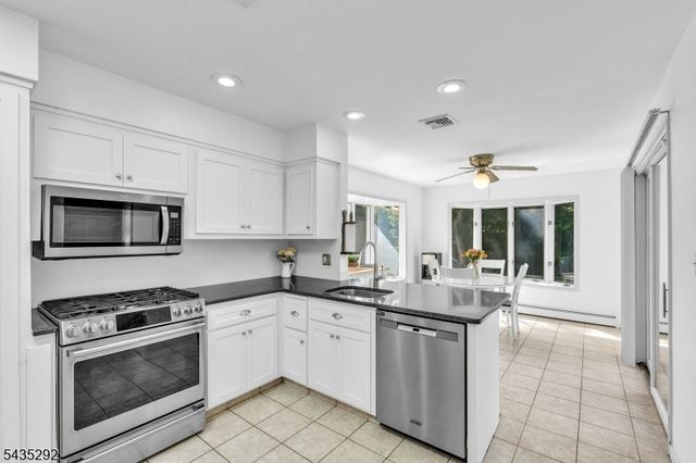 31 Monhegan Ave, Wayne Twp., NJ 07470