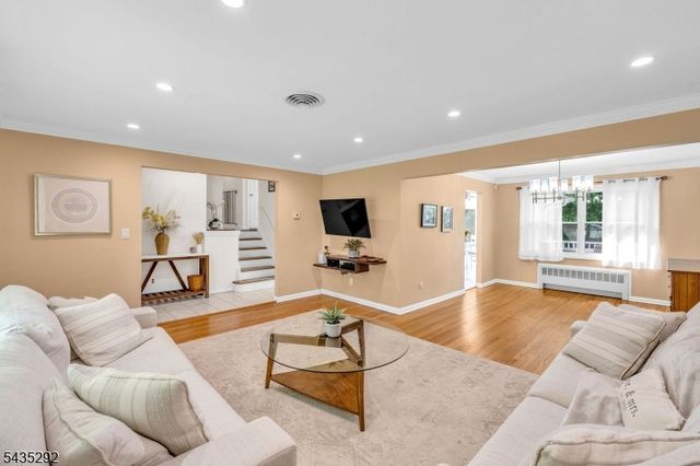 31 Monhegan Ave, Wayne Twp., NJ 07470