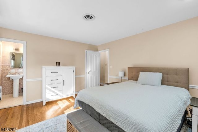 31 Monhegan Ave, Wayne Twp., NJ 07470