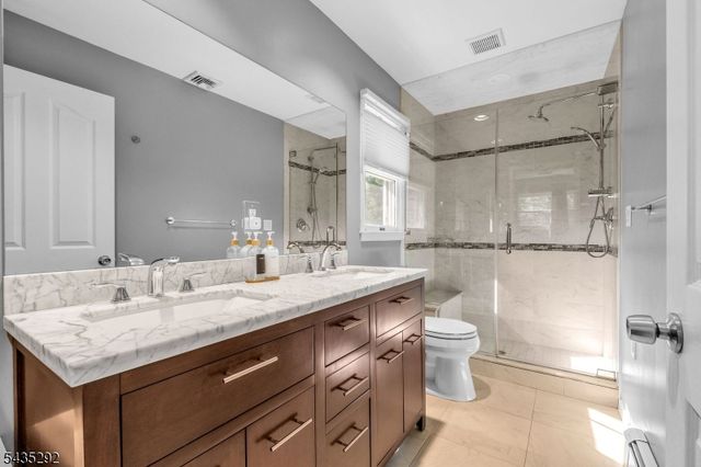 31 Monhegan Ave, Wayne Twp., NJ 07470
