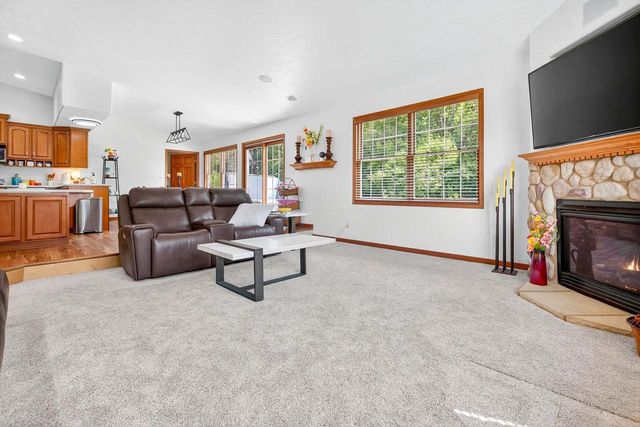 4424 HARBOR VILLAGE DRIVE, Omro, WI 54963