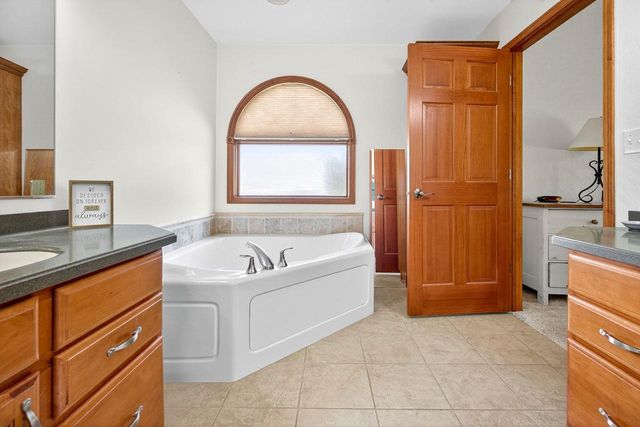 4424 HARBOR VILLAGE DRIVE, Omro, WI 54963
