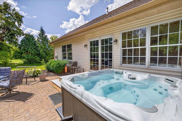 4424 HARBOR VILLAGE DRIVE, Omro, WI 54963
