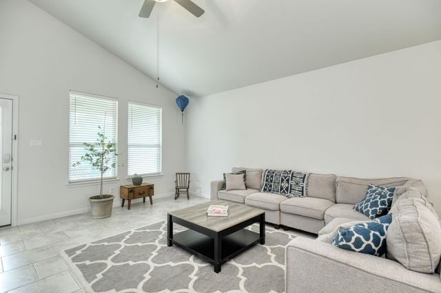 532 Tanda LN, Hutto, TX 78634