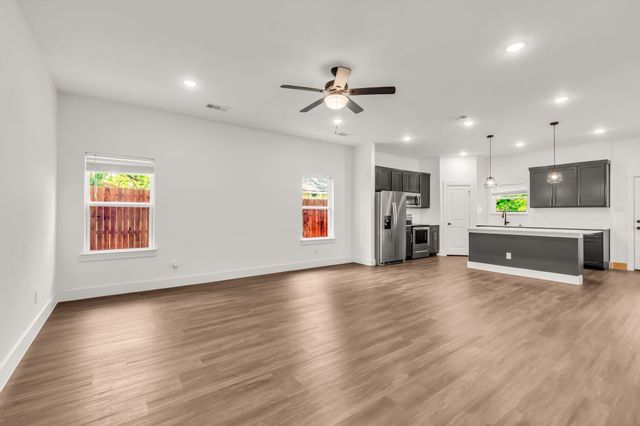 2315 W Bond Street, Denison, TX 75020